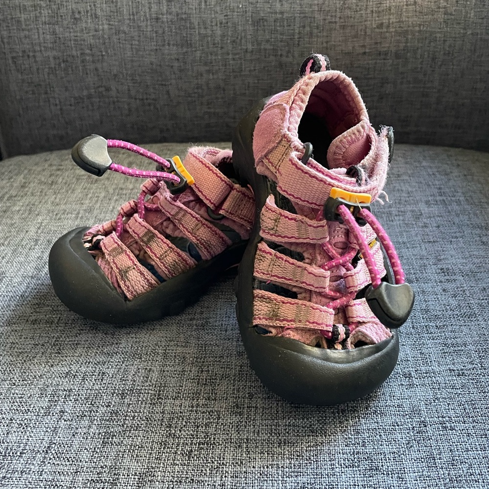 Pink Classic Keen
